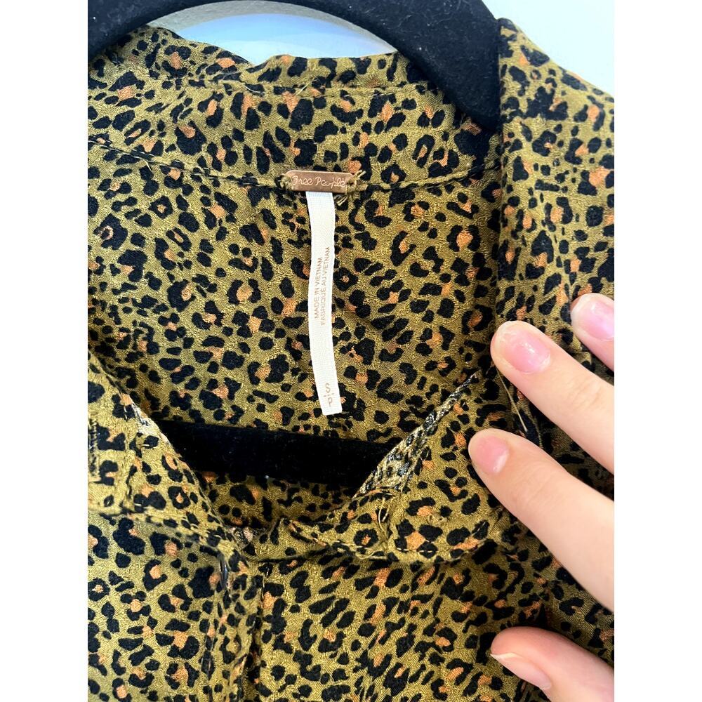 Free People Leopard Print Button Front Tie Top Boho Festival Blouse Small - Picture 5 of 6